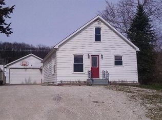 20475 Front St, Mediapolis, IA 52637