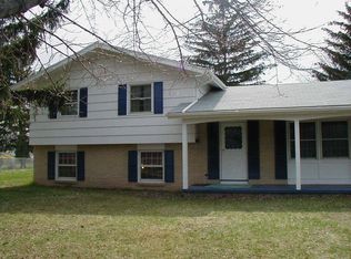 43 Paddy Hill Cir, Rochester, NY 14616