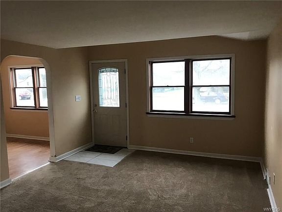 4th image of 265 Tudor Blvd