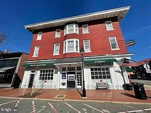 403 William St #1