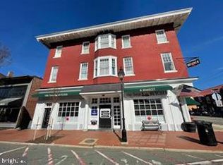 403 William St APT 1, Fredericksburg, VA 22401