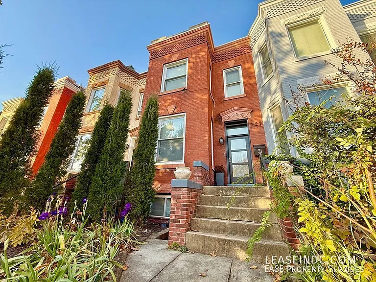 127 Adams St NW #B — Photo 1