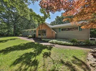 405 Tunnel Rd, Asbury, NJ 08802