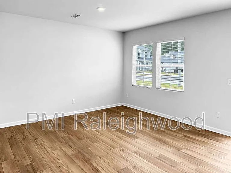 600 Westford Dr #96 — Photo 5