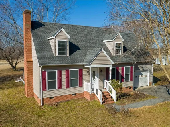 230 Chick Cove Dr, Hardyville, VA 23070