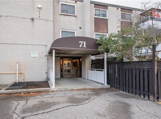 71 Vanier Dr #104, Kitchener, ON N2C1J4