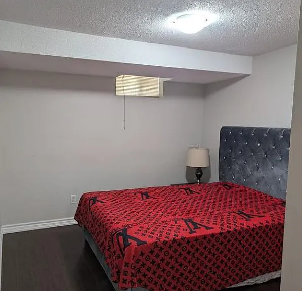 226 Saint Joan Of Arc Ave #BASEMENT — Photo 18