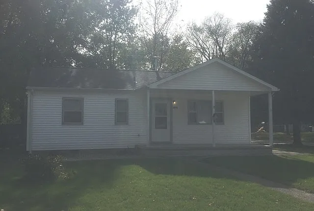 1100 Bel Aire Dr photo 1