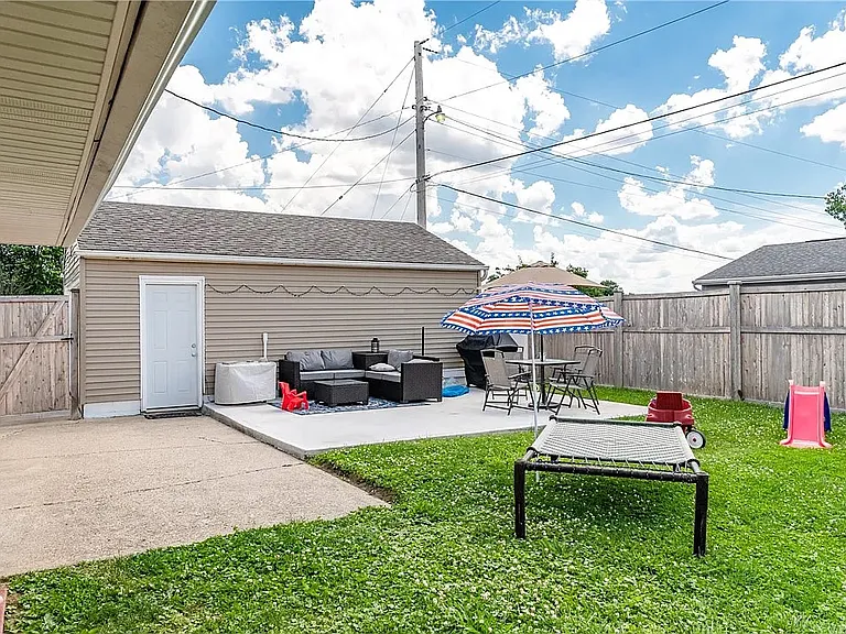 5795 Rosebury Dr — Photo 6