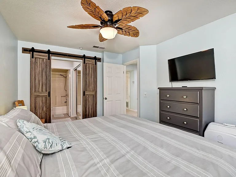 501 N Pacific St #10 — Photo 30