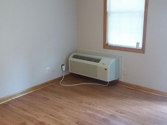 3rd image of 537 Jena Beth Dr APT 2