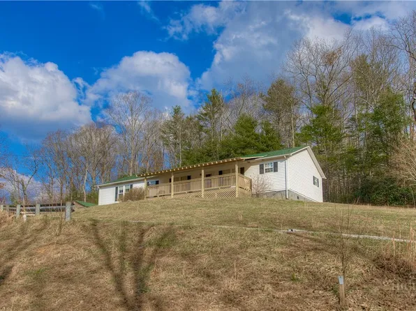 3 Altapass Trail, Spruce Pine, NC 28777