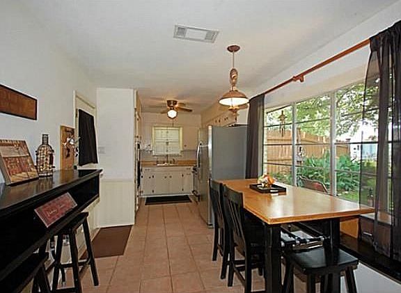 3rd image of 1219 Cozby St E