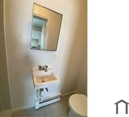 70 Ash St #3R — Photo 3