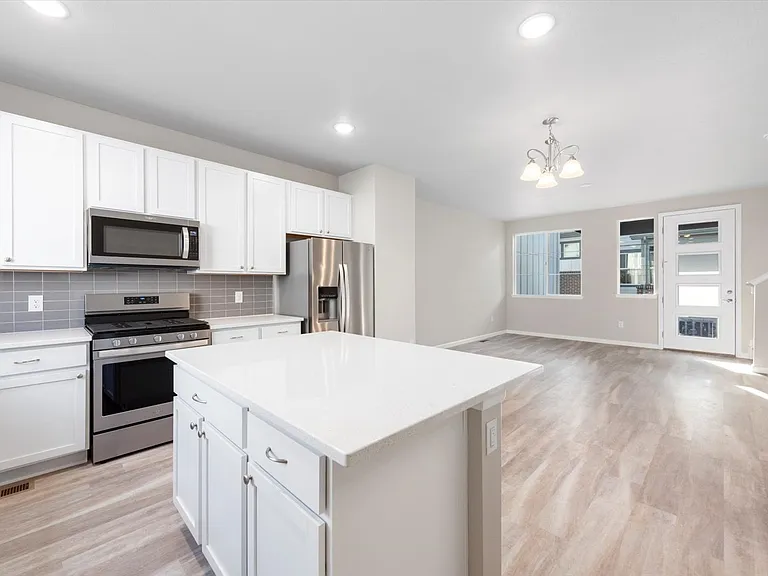 1330 Hoyt St #5 — Photo 6