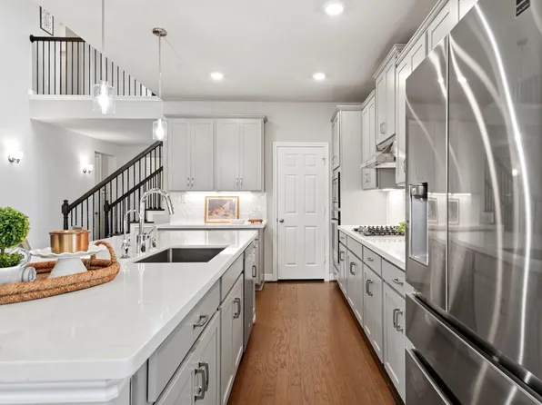 30910 Laurel Creek Ln, Conroe, TX 77385