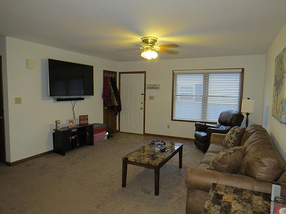 4th image of 175 E Pearl St