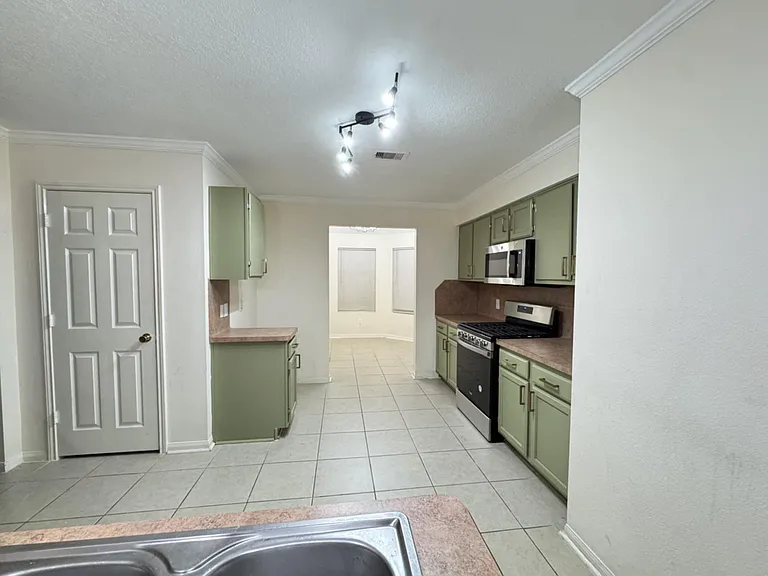 19538 Narcissus Brook Ln — Photo 6