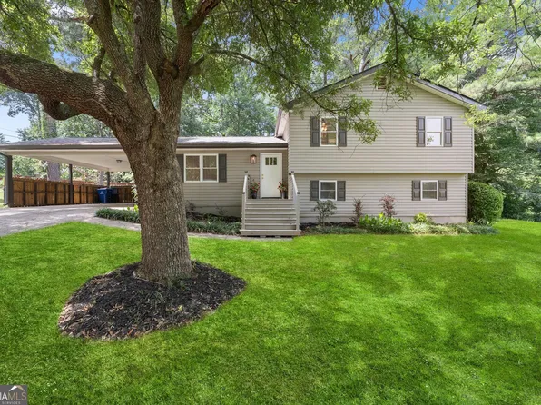 105 Stone Wood Ln, Lawrenceville, GA 30046