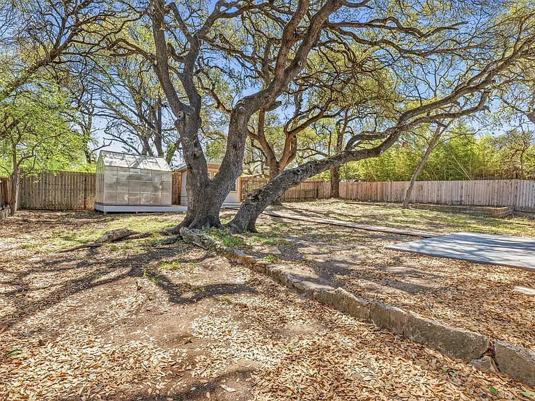 11805 Pollyanna Ave — Photo 22