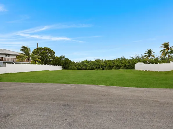 16841 Driftwood Ln, Sugarloaf Key, FL 33042