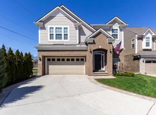 19075 Denali Cir, Northville, MI 48167