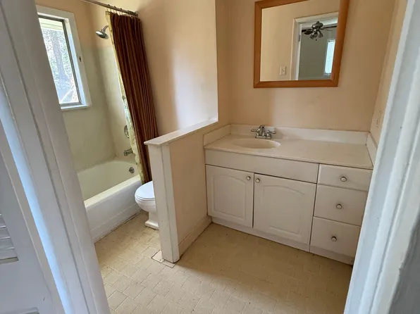 3291 Shady Oak Dr, Atlanta, GA 30340