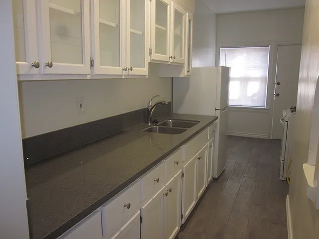 1 bed, $2,100 — Photo 4