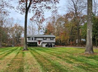 10 Ulster Ter, Wallkill, NY 12589