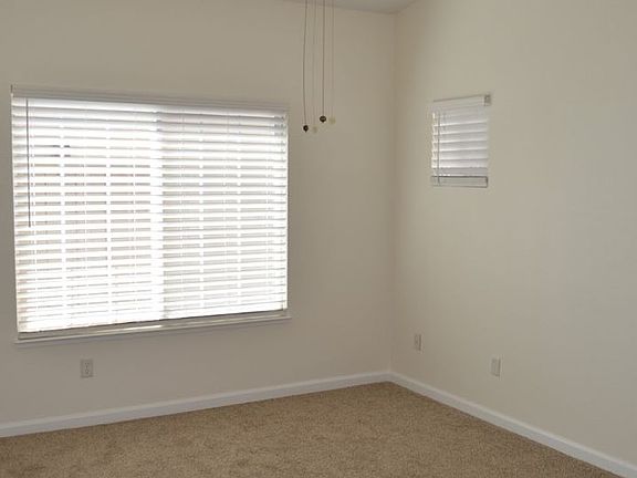 5th image of 2495 Napoli Dr