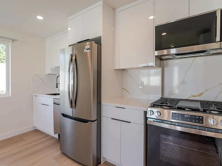 10421 Pinyon Ave — Photo 16
