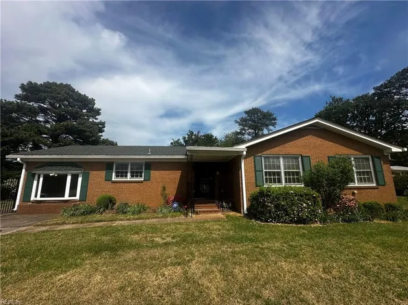 101 Hook St, Chesapeake, VA 23324