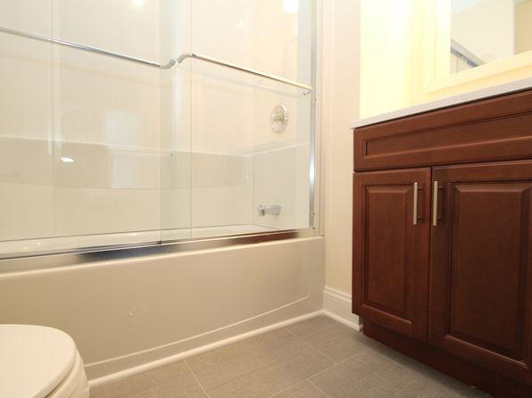 138 Flax Hill Rd APT 3A