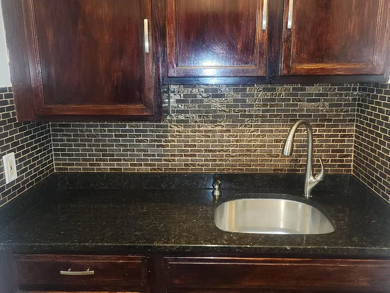 836 Atwells Ave — Photo 6