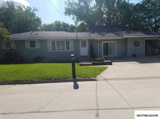 2206 S Pennsylvania Ave, Mason City, IA 50401