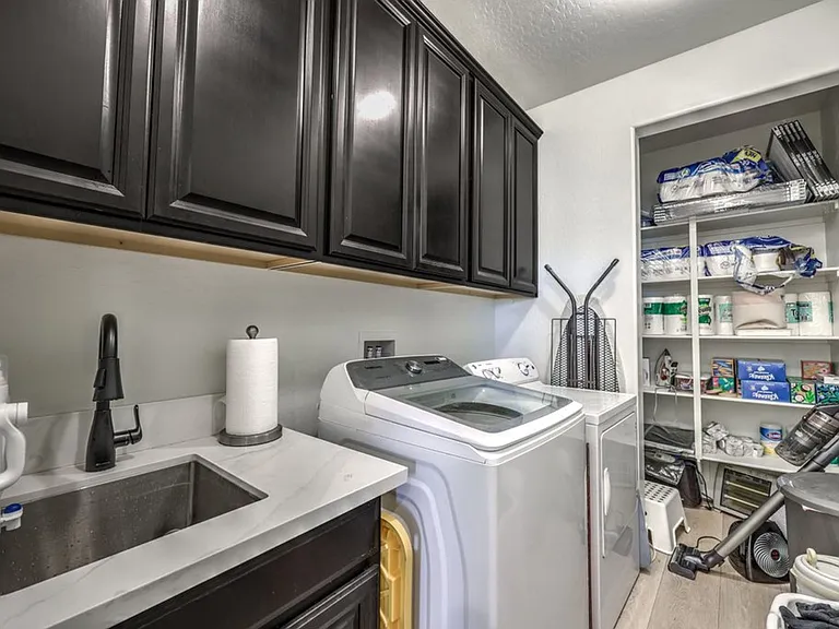 2815 Shining Sun Way — Photo 21