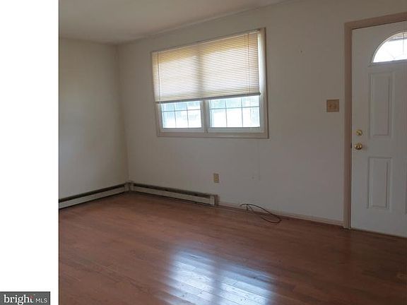 4th image of 19 S Caln Rd
