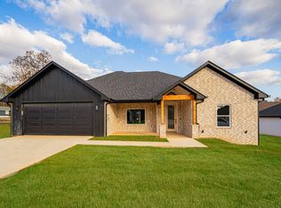 111 Queens Ct, Marshall, TX 75672