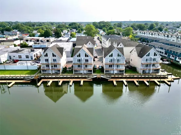 531 Ray Street #19, Freeport, NY 11520