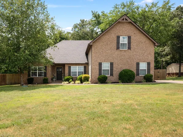 1425 Round Rock Dr, Murfreesboro, TN 37128