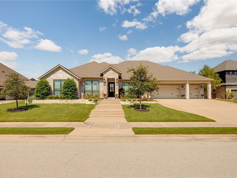 1st image of 1424 Royal Adelade Dr