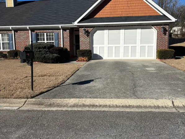 2560 Rosehill Cir, Lithia Springs, GA 30122