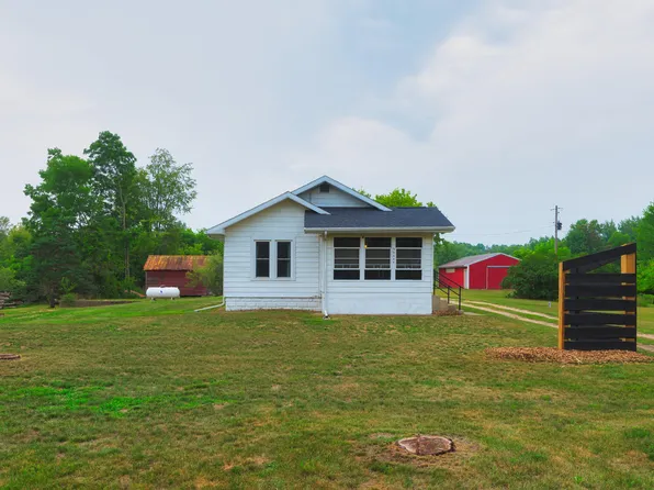 39444 6th Ave, Bloomingdale, MI 49026