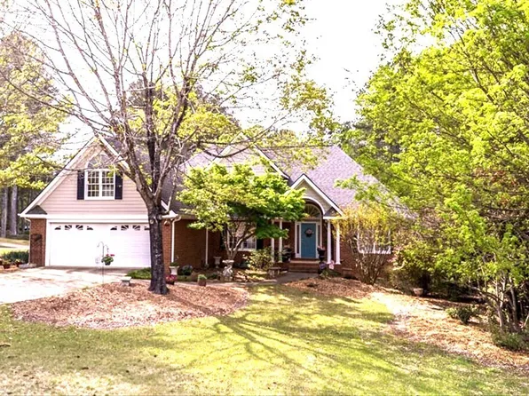 1011 Derby Ln, Bogart, GA 30622