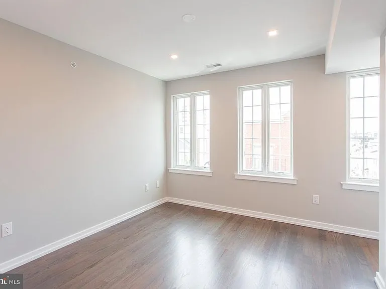1619 Bainbridge St #3 — Photo 18