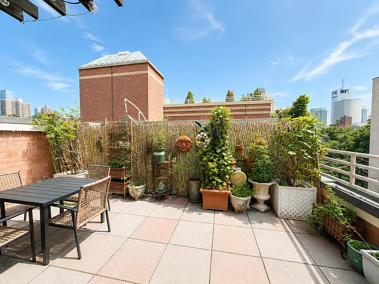 350 W 50th St #6U — Photo 6