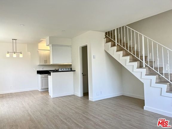 4th image of 40 S Venice Blvd APT 2