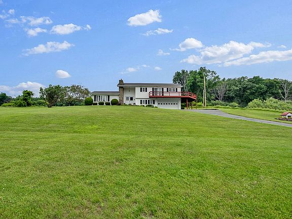 4th image of 110 Overlook Ln
