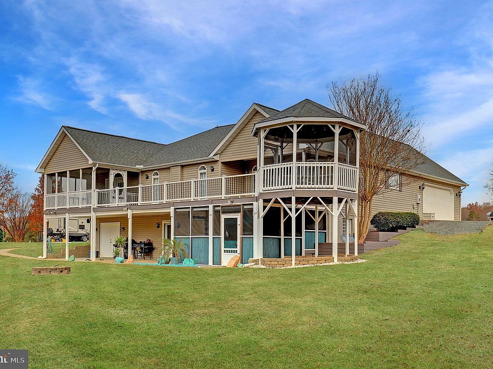 1st image of 15700 Loblolly Ln