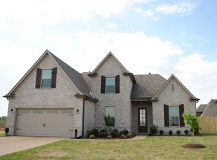 60 Cypress Point Dr, Oakland, TN 38060